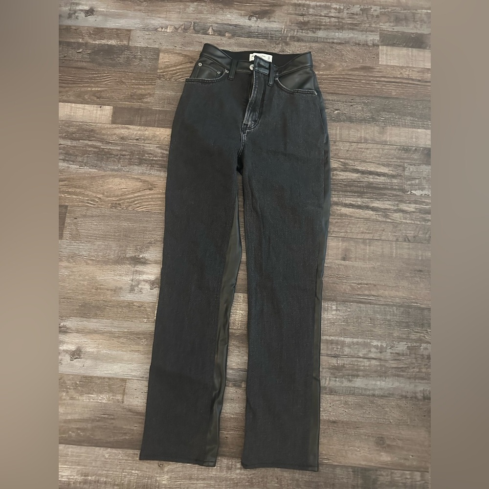Abercrombie & Fitch Women's Black Straight Leg Jeans